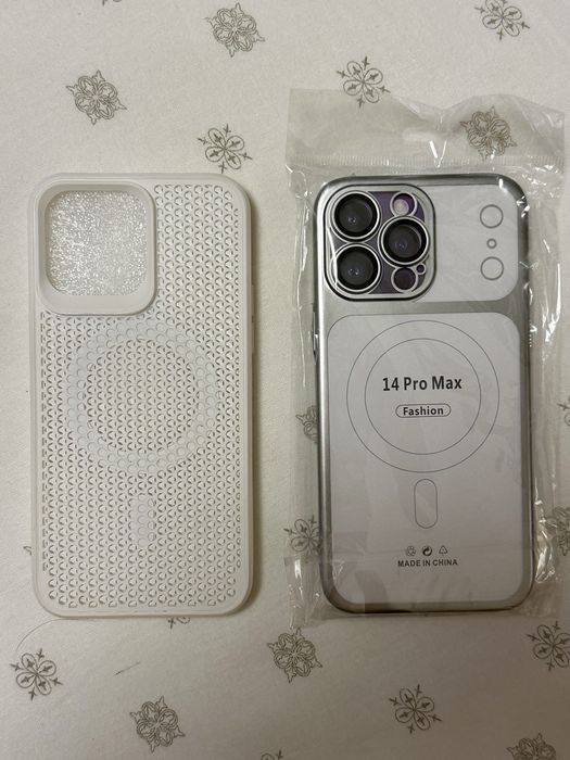 Чохли iPhone 14 Pro Max нові
