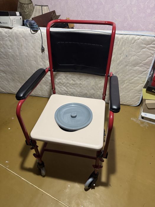 Кресло туалет , каляска туалет