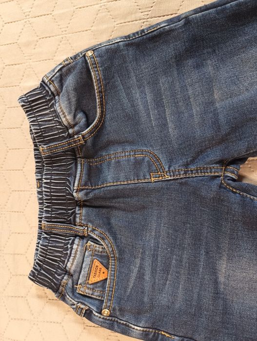 Дитячі джинси на флісі. Утеплені джинси на 5-6 років, зріст 116-122 см