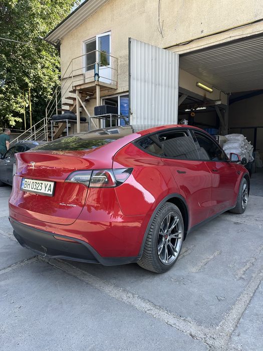 Tesla Model Y Dual motor/Long range