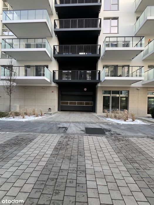 Sprzedam miejsce garażowe w nowym apartamentowcu  firmy JWC nad Odrą