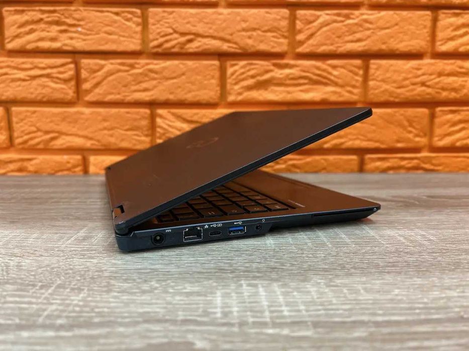 Ноутбук 12.5" Fujitsu U727 (1920х1080) IPS/i3-7100U, 8 RAM, 256/4G LTE