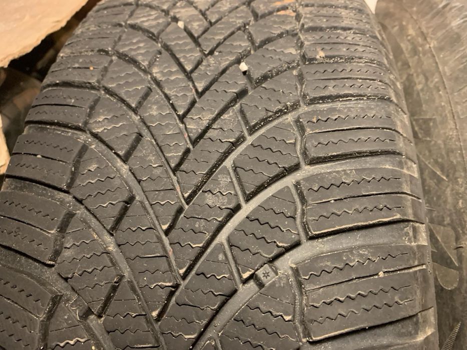 Зимова Гума Bridgestone Blizzak 215/65 r17 38/2022