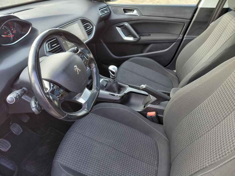 Peugeot  308  1500 cc