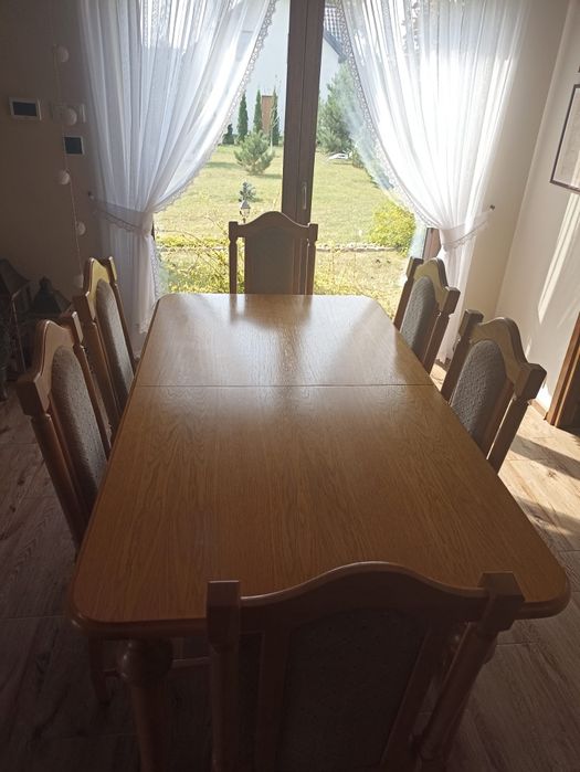Stół z 6 krzesłami