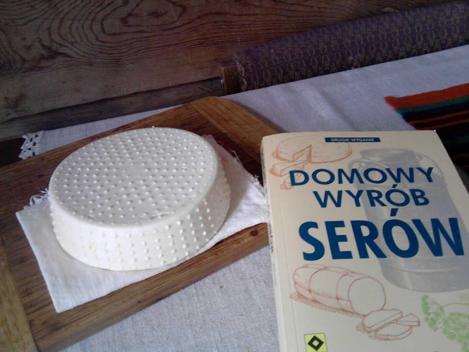 Ser kozi podpuszczkowy