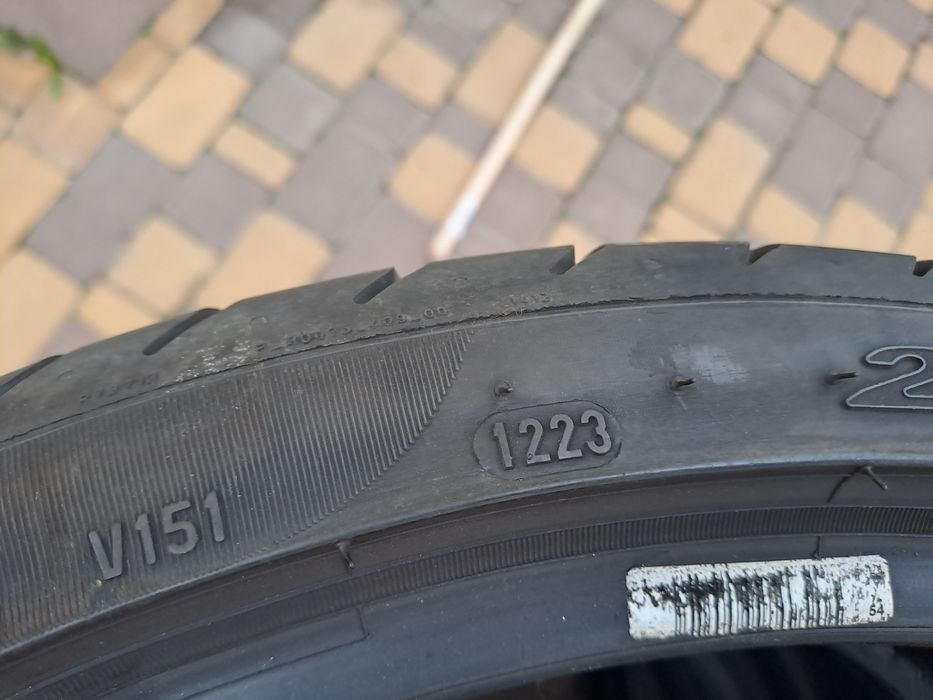 Продаю Шини 225/35 R19