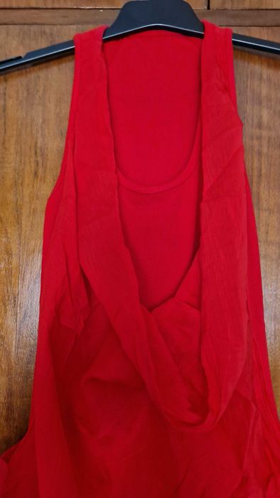 T-shirt vermelha, tamanho S