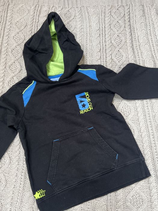 4 bluzy z kapturem 122