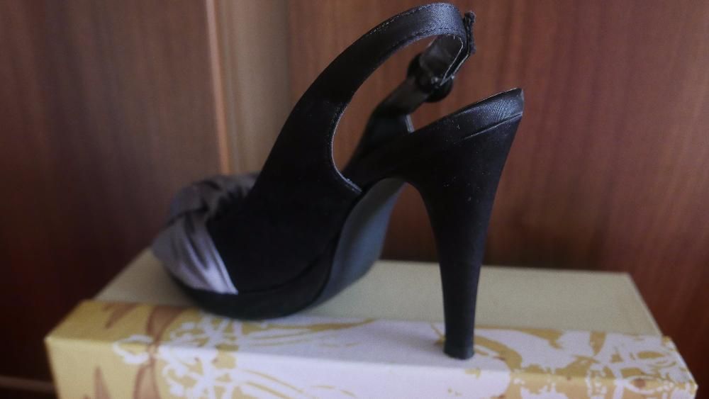 Buty szpilki klasyczne CCC