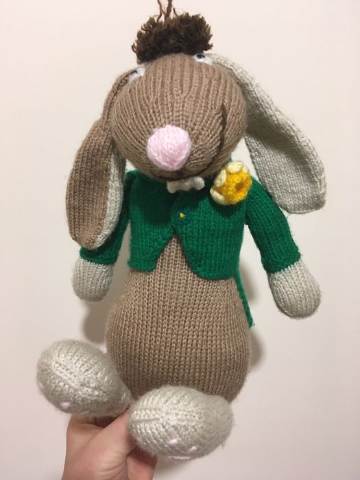 Вязанная игрушка. Заяц.
