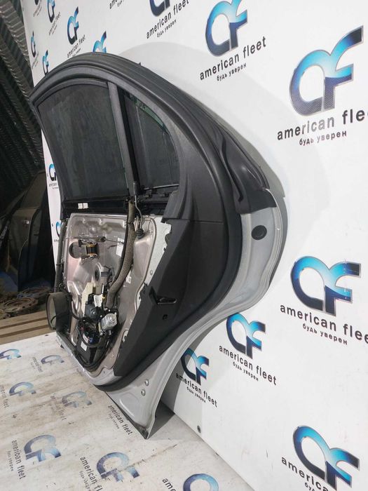 Mercedes W221 Дверь задняя правая / Мерседес