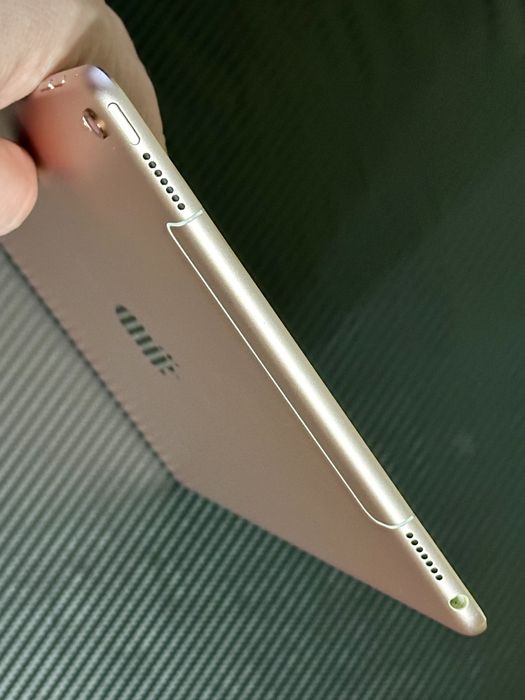 Apple iPad Pro 9.7 WiFi +LTE Rose Gold в очень хорошем состоянии