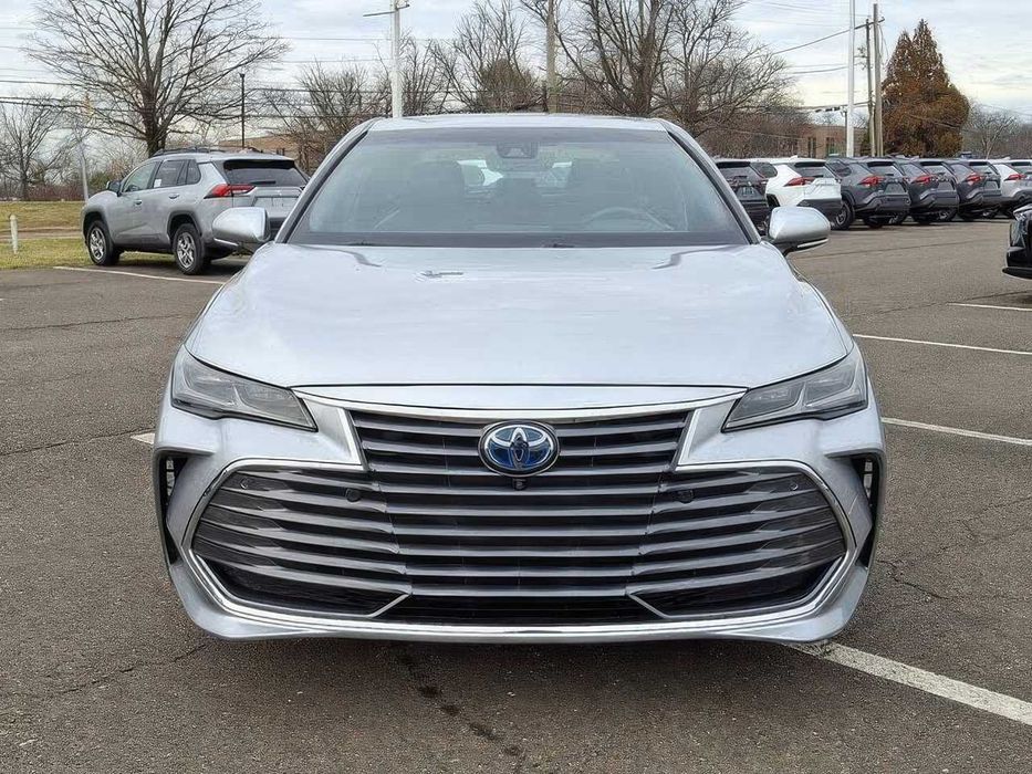 Toyota Avalon Hybrid XLE      2021