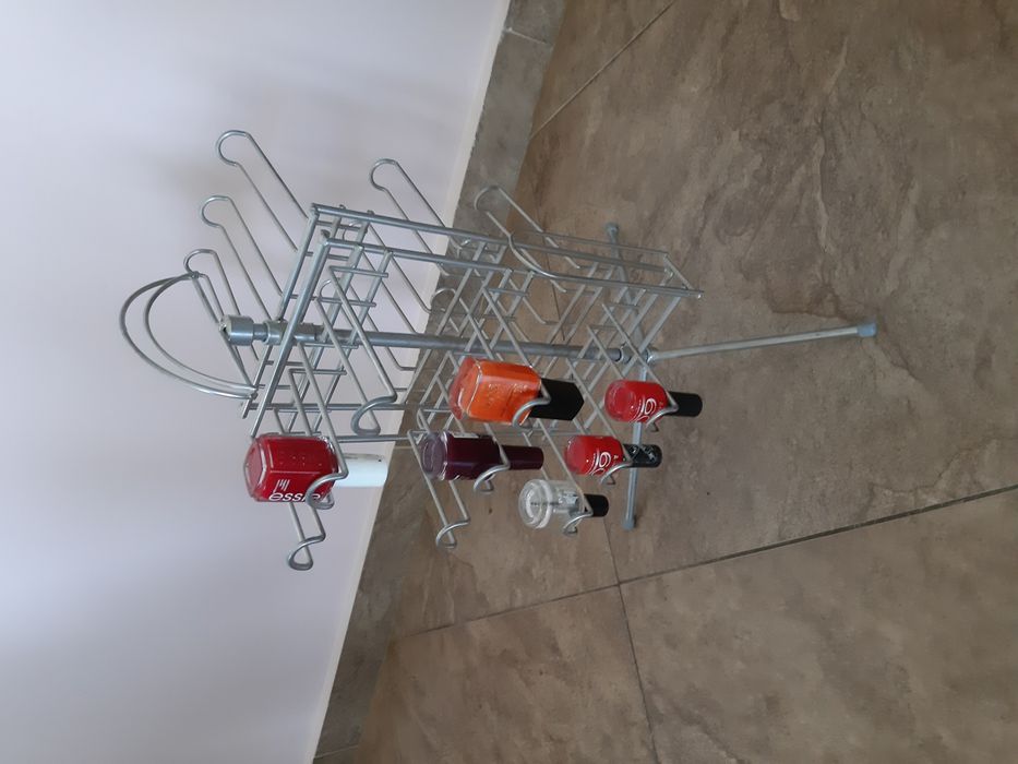 Okazyjnie sprzedam Karuzele na lakiery do paznokci