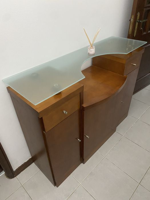 Sapateira de madeira cerejeira