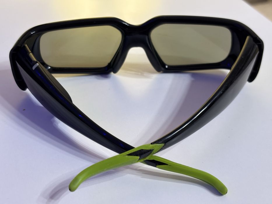 NVIDIA 3D Vision 2 Kit — Повний комплект стерео окулярів