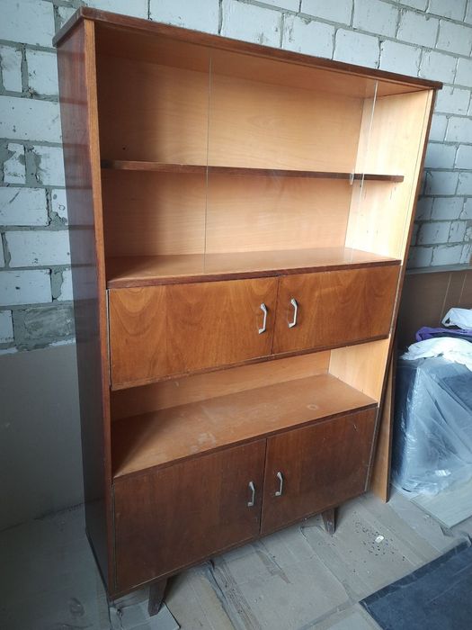 Продам книжный шкаф