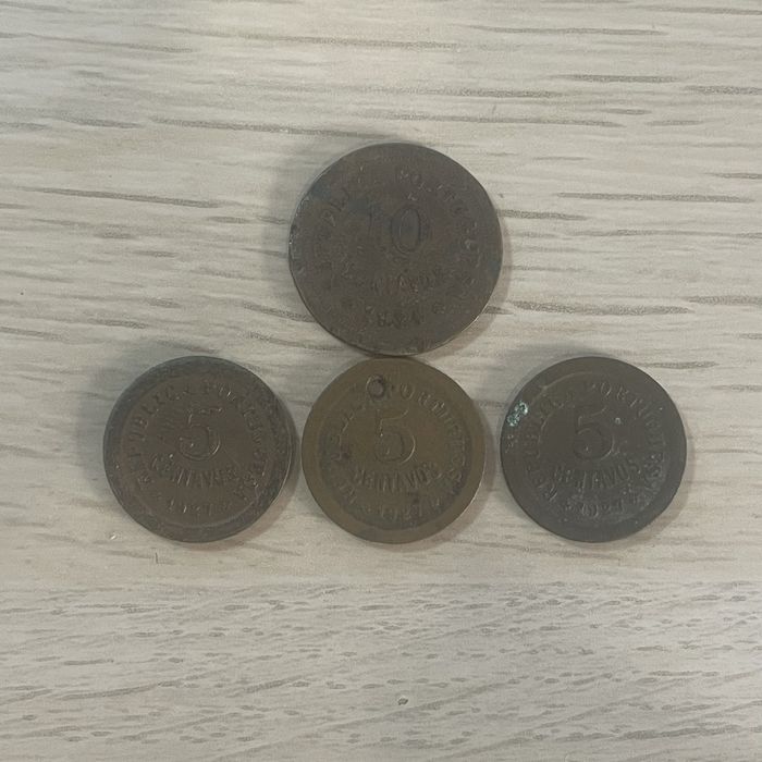 4 moedas de 2 centavos 1927 e 10 centavos 1924