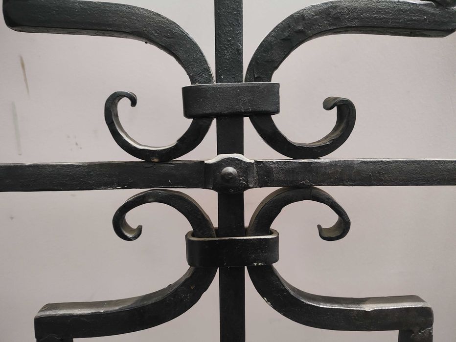 Дверь-решетка  металлическая с декоративным узором / 2000 *2470 мм./