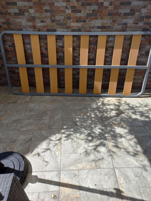 Estrado de Ripas Solteiro (183x80 cm))