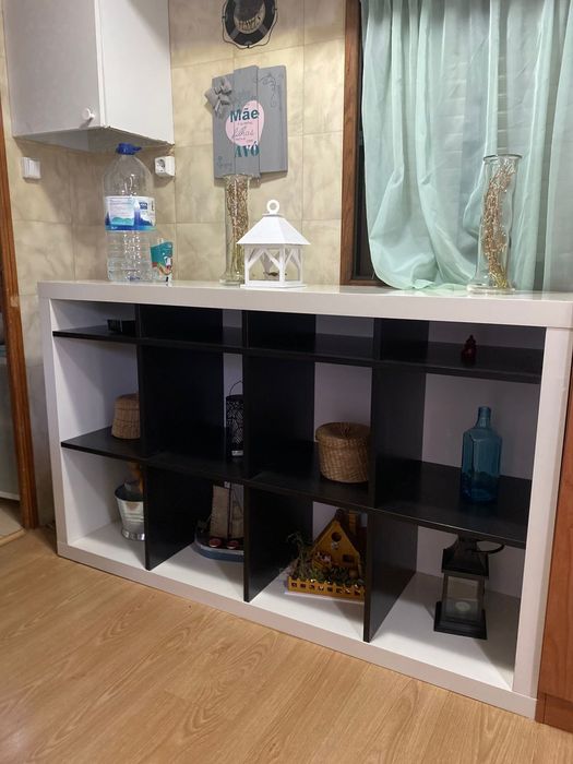 Vendo estante 8 espaços onde pode colocar cestos