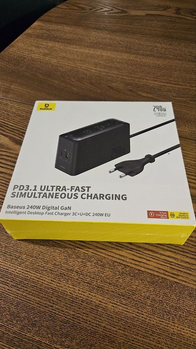Зарядний пристрій baseus 240w digital gan — ультрапотужна зарядка