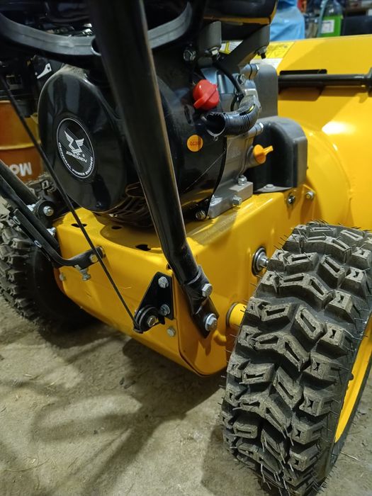 Odśnieżarka mocna snowclaw 6.5KM z łatwością poradzi sobie z dużym śni