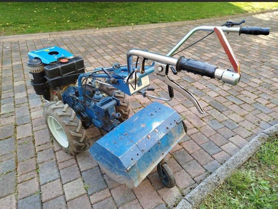Motocultivador  em ótimo  estado