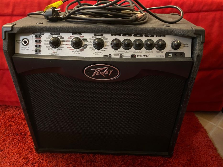 amplificador guitarra acústica ou elétrica peavey Vypyr VIP 2 + cabo