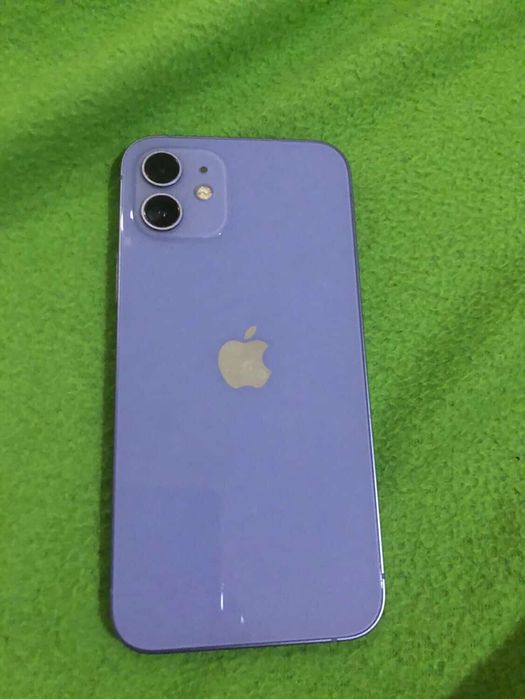iPhone 12, em ótimo estado