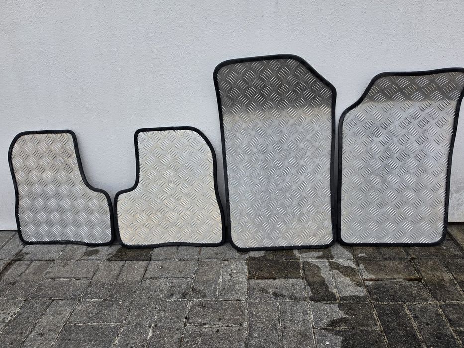 Tapetes de alumínio para Peugeot 206