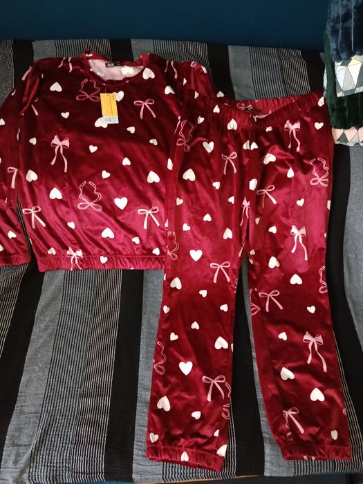 Nowa urocza welurowa piżamka w serduszka 42 XL