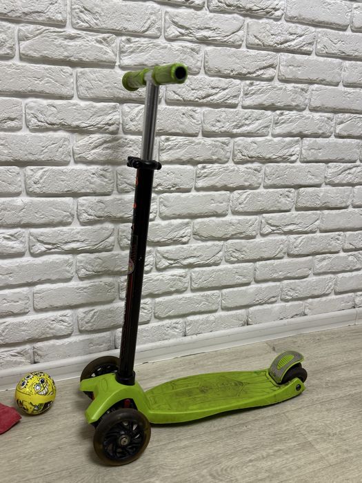 Самокат дитяий подарунок для хлопчика чи дівчинки