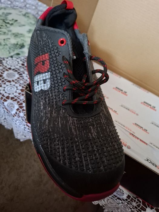 Buty robocze ze wzmocnieniem