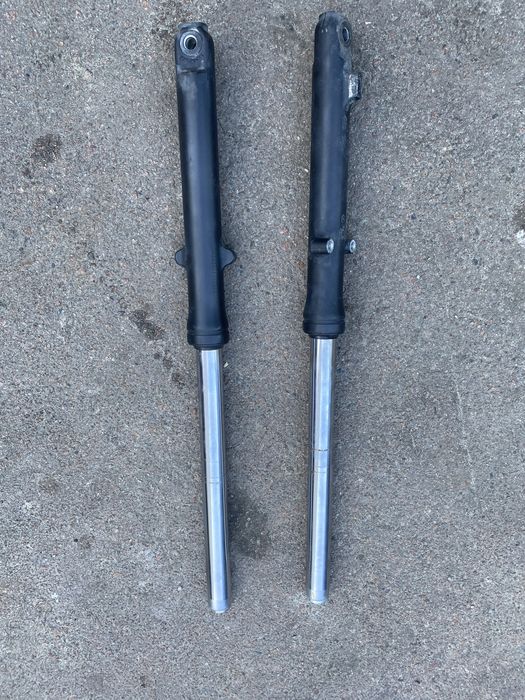 Перья вилки Bajaj Boxer.Ровные.Без выработки.Сальники не текут