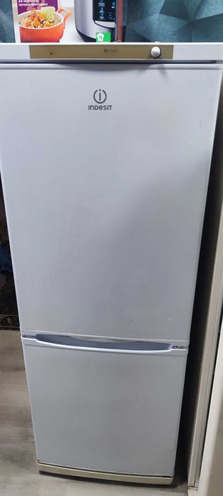 Холодильник. INDESIT продажа б/у робочий