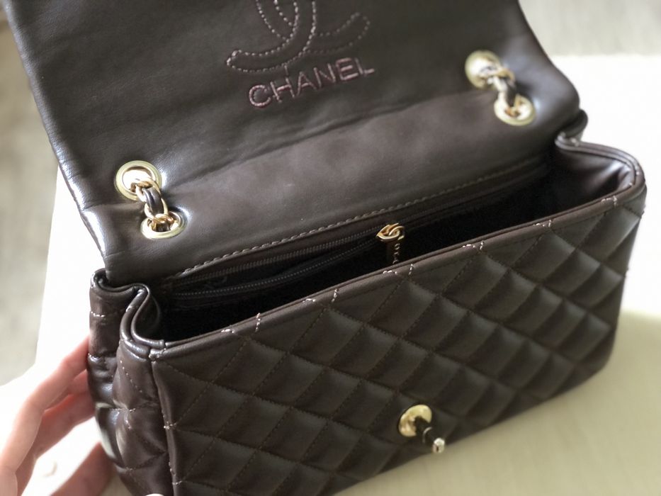 Продам сумку Chanel