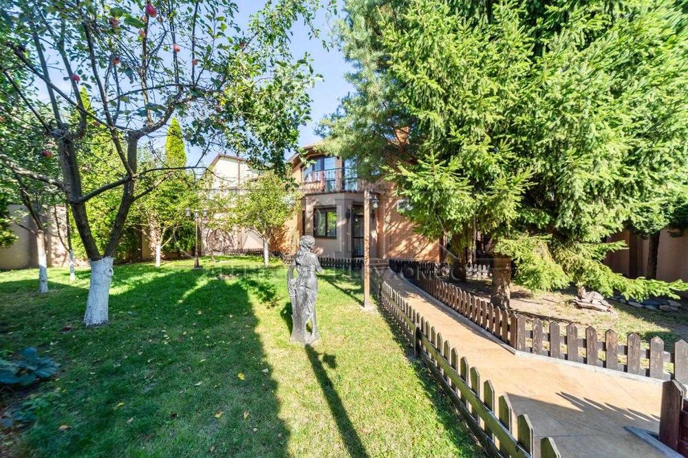 Продаж / будинку Віта Поштова / є гараж / 6 соток