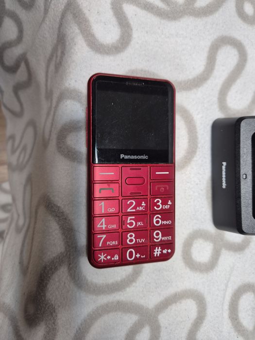 Telefon Panasonic KX-TU155 czerwony dla emeryta