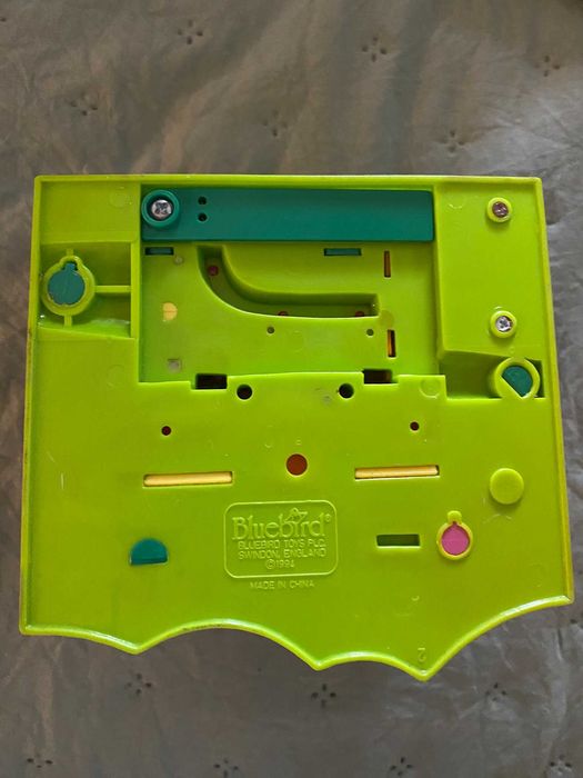 Polly Pocket Horseshoe Saloon / Light-up Horse House