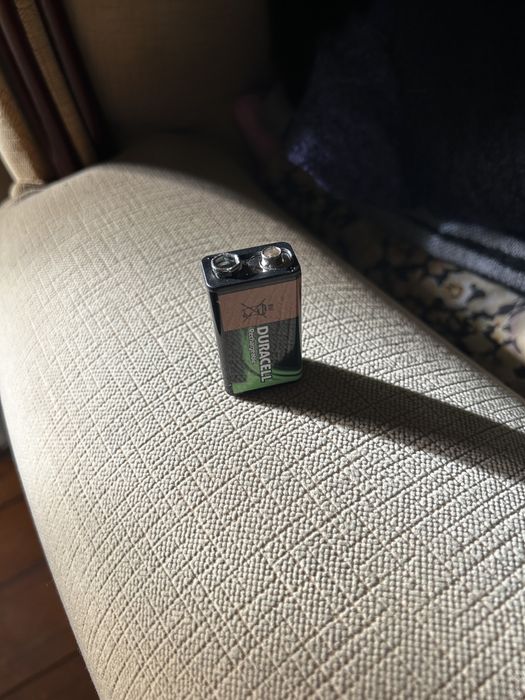 Rechargeable 9V Battery437360047844249601