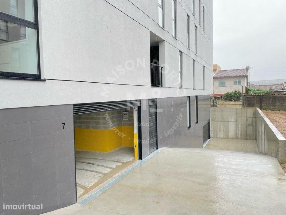 Apartamento T3 com Suite, Varanda com churrasqueira e Box de Garage...