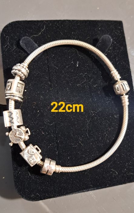 Pulseira em prata Pandora.