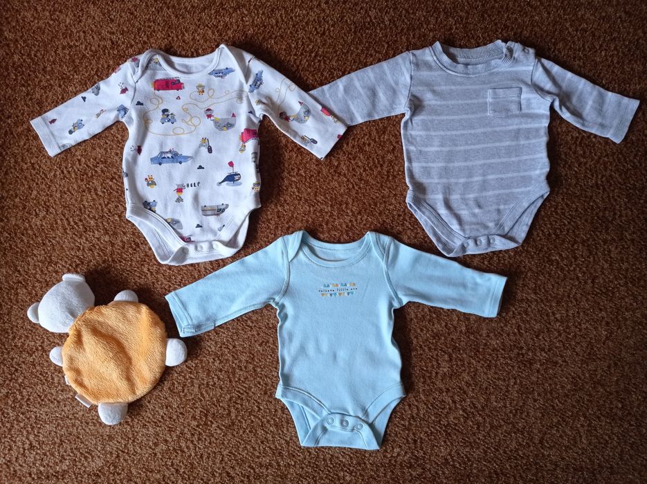 Пакет вещей на мальчика на 0-3 месяца и игрушка в подарок