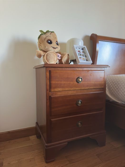 Cama + Mesa de Cerejeira