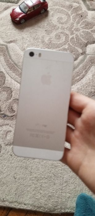 Айфон 5с в хорошому стані