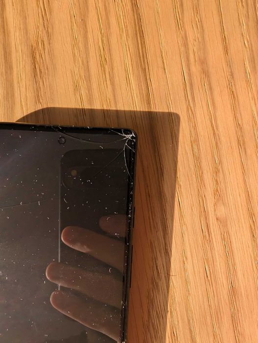 Pixel 6a - sprawny, pęknięty ekran