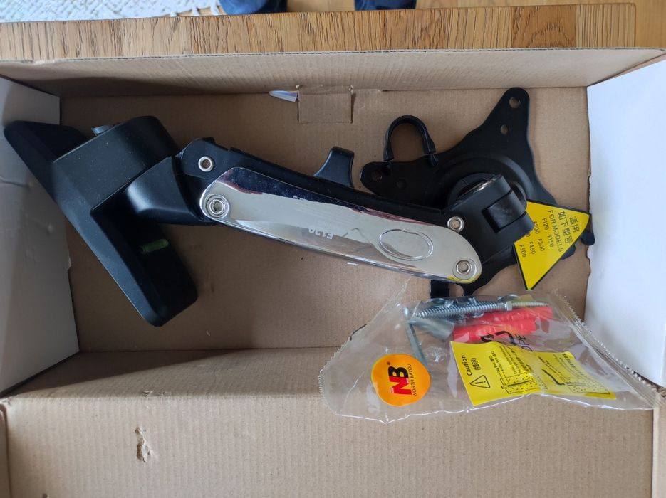 Uchwyt regulowany tv , monitor , solidny firmowy