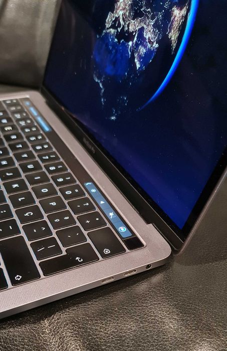 MacBook Pro / 13.3 polegadas / 2019 / quatro portas Thunderbolt 3